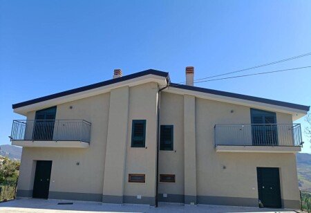 Casa 3 camere, con giardino