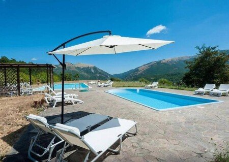 Casa 12 camere, con piscina