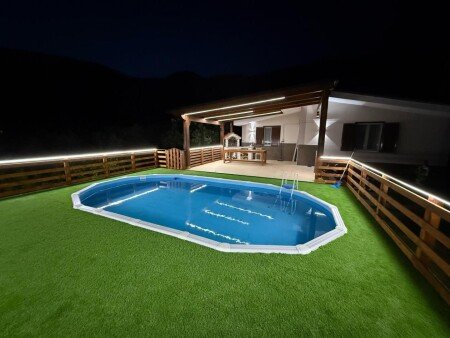 Casa 2 camere, con piscina