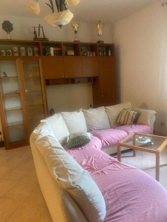 Casa 1 camera, con giardino