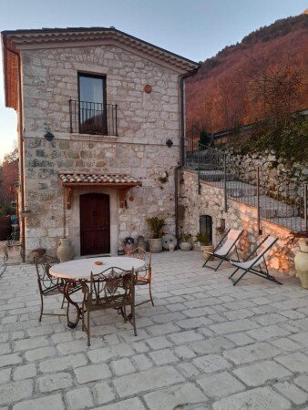Casa 1 camera, con giardino