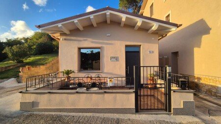 Casa 2 camere, con giardino