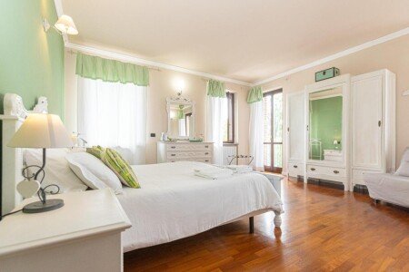 Bed and breakfast 3 camere, con piscina
