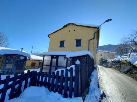 Casa 2 ospiti, con giardino