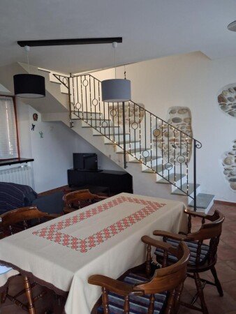 Casa 2 camere, con giardino