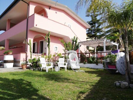 Casa 6 ospiti, con giardino