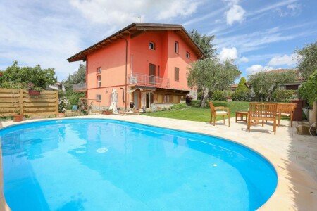 Villa 3 camere, con piscina