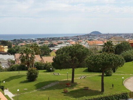 Appartamento 3 camere, con giardino