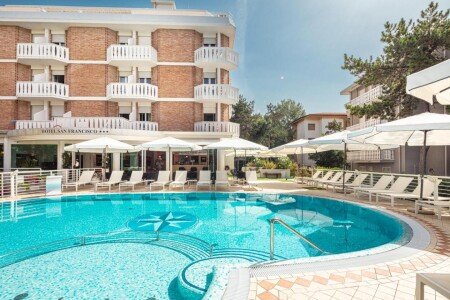 Hotel con piscina
