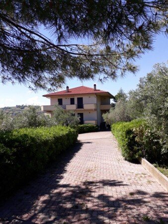 Bed and breakfast 4 camere, con giardino