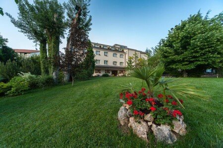 Hotel con piscina