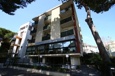 Hotel con giardino
