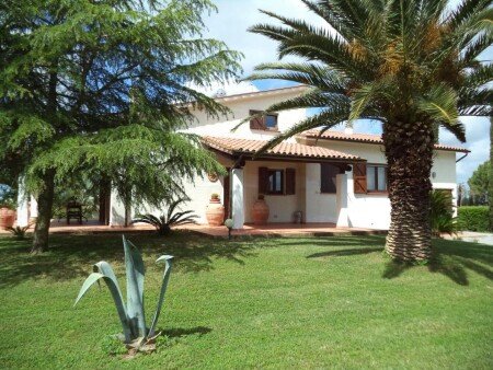 Villa 3 camere, con giardino