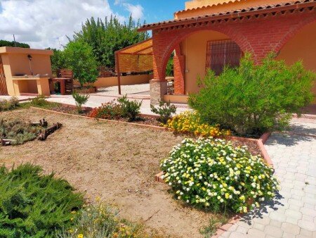 Casa 2 camere, con giardino