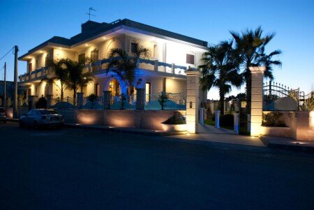 Hotel con giardino