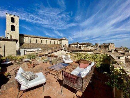 Hotel con giardino