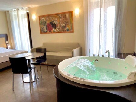 Bed and breakfast 4 guests, with jacuzzi