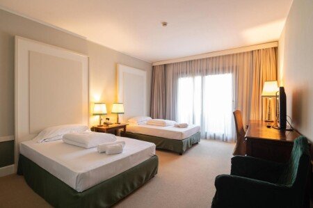 Hotel con piscina