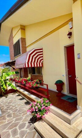 Casa 2 camere, con giardino