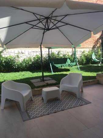 Casa 2 camere, con giardino