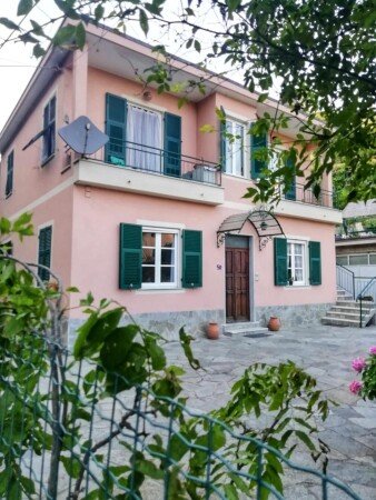 Casa 2 camere, con giardino