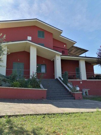 Casa 1 camera, con giardino