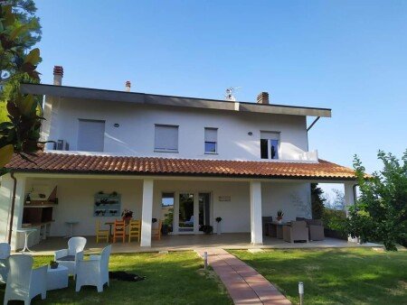 Bed and breakfast 4 ospiti, con giardino