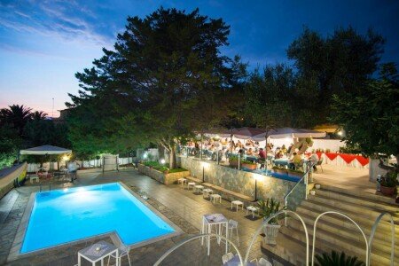 Hotel con piscina