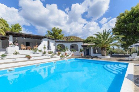 Villa 18 ospiti, con piscina