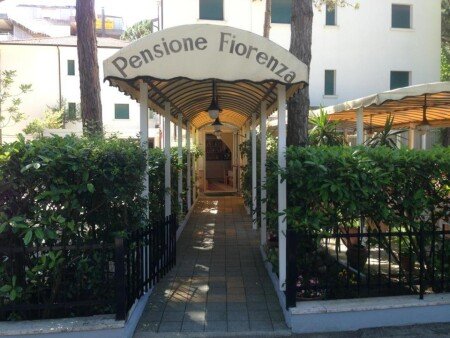 Hotel con giardino