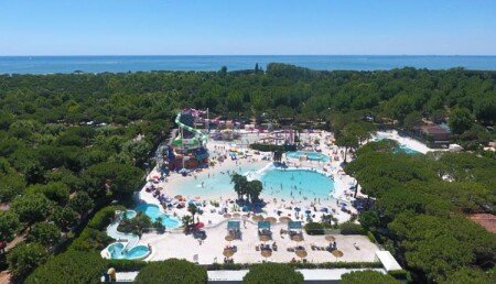 Camping / Mobil Home 7 voyageurs, avec piscine