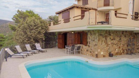 Casa 2 camere, con piscina