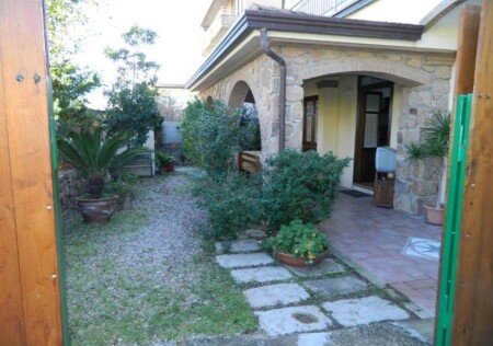 Casa 3 camere, con giardino