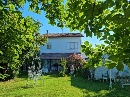 Bed and breakfast 1 camera, con giardino