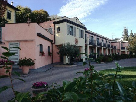 Aparthotel 4 ospiti, con giardino