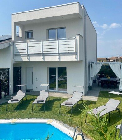 Villa 9 ospiti, con piscina