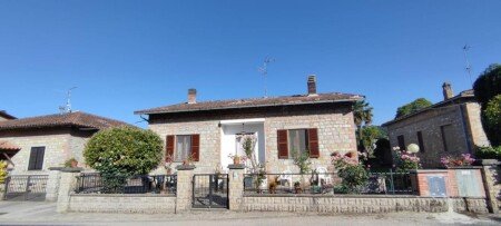 Casa 2 camere, con giardino