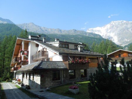 Aparthotel 4 ospiti, con giardino