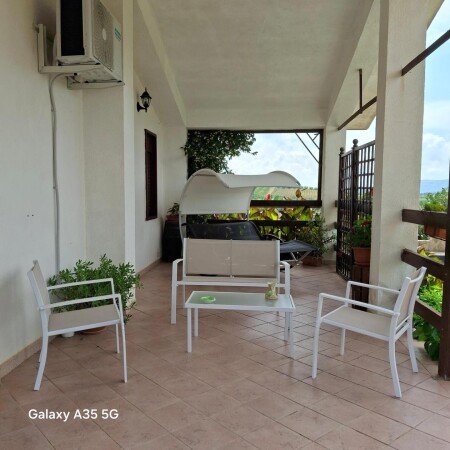 Casa 2 camere, con giardino