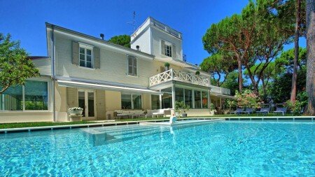 Villa 5 camere, con idromassaggio