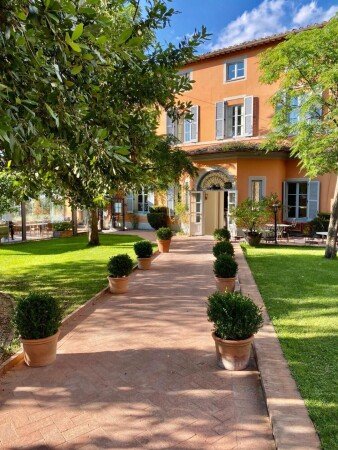 Hotel con piscina