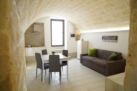 Casa 1 camera, con giardino