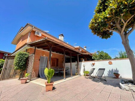 Casa 2 camere, con giardino