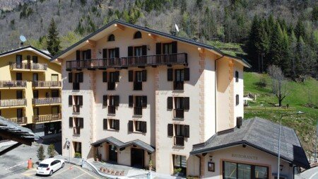 Hotel con piscina
