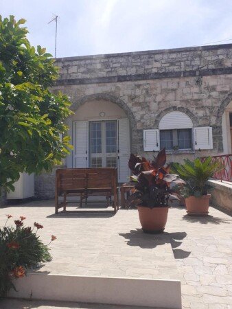 Casa 3 camere, con giardino