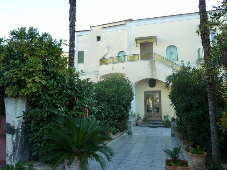 Casa 1 camera, con giardino