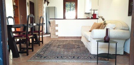 Casa 2 camere, con giardino