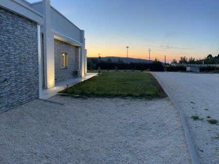 Casa 1 camera, con giardino