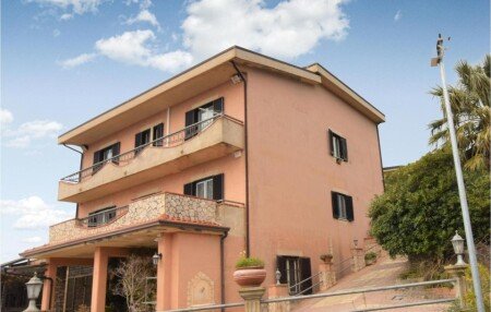 Casa 3 camere, con giardino