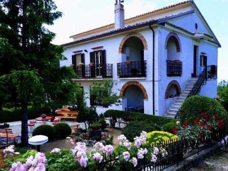 Casa 2 camere, con giardino